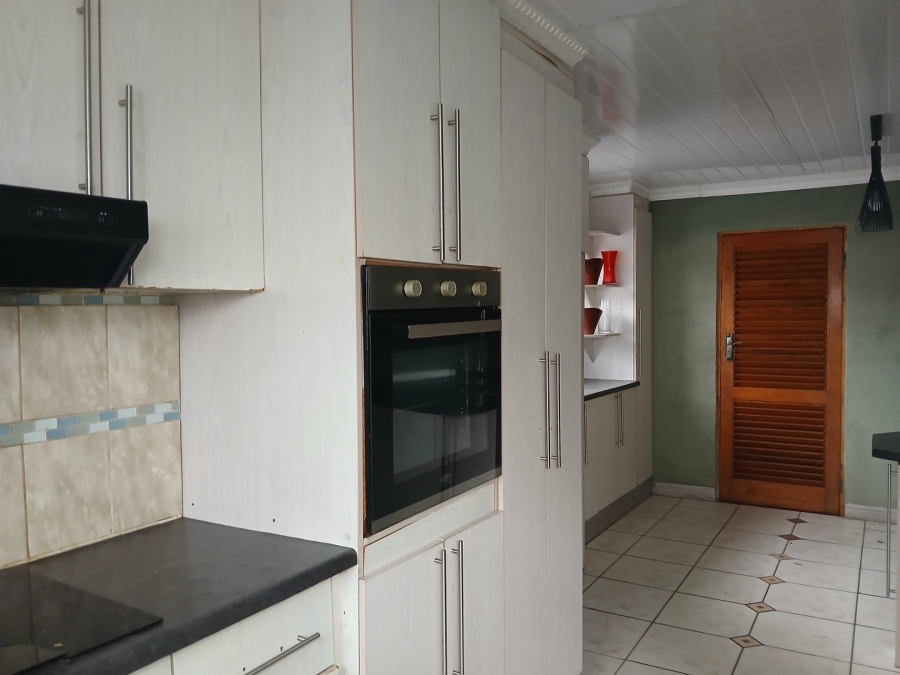 7 Bedroom Property for Sale in Amalinda Eastern Cape